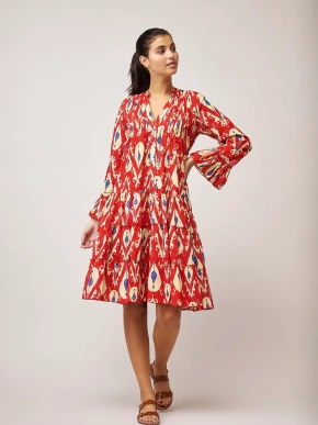 Ikatist inspireeritud kleit