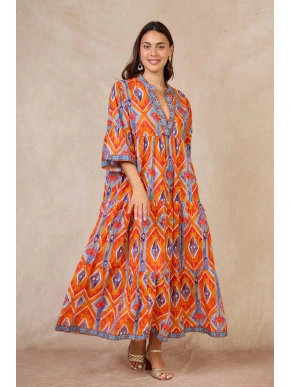 Batikmustriga suvekleit