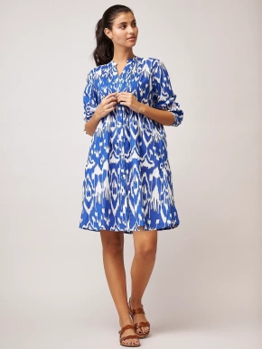 Põlvedeni ulatuv kleit