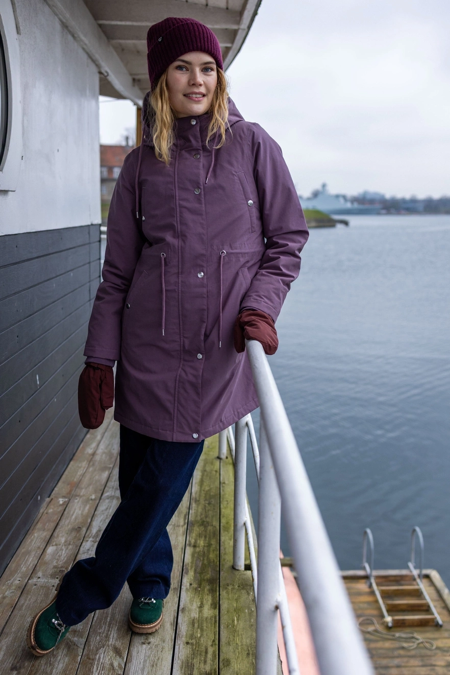 Naiste talveparka 5 Naiste talveparka, hallikaslilla